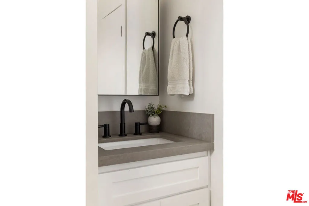 3330 Minto Court, Los Angeles, California 90032 home-pic-11